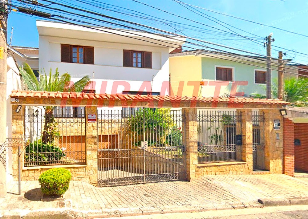 Sobrado de 318m² com 4 quartos em Tremembe