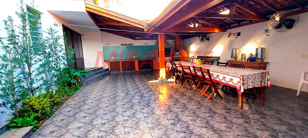 Sobrado de 318m² com 4 quartos em Tremembe