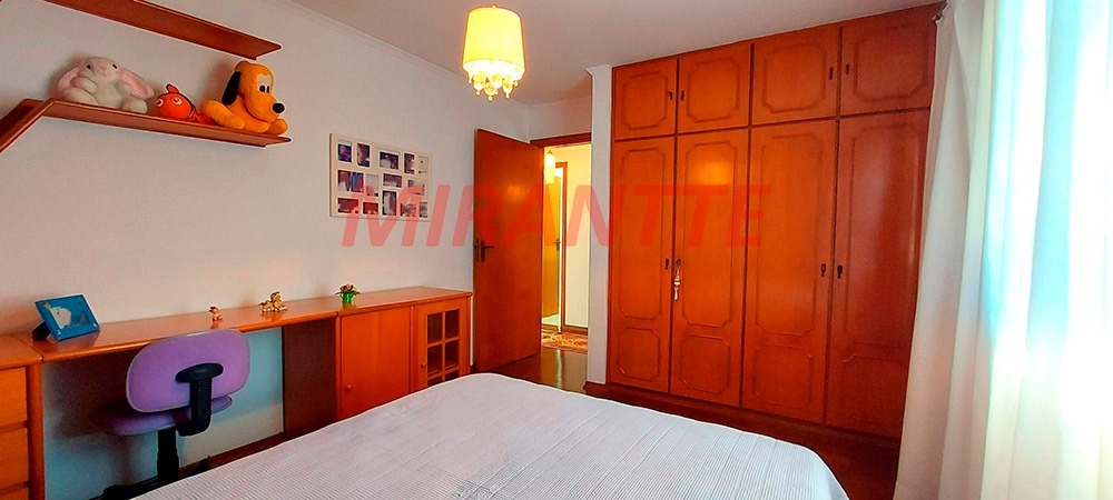 Sobrado de 318m² com 4 quartos em Tremembe