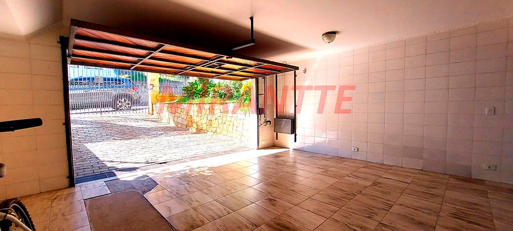Sobrado de 318m² com 4 quartos em Tremembe