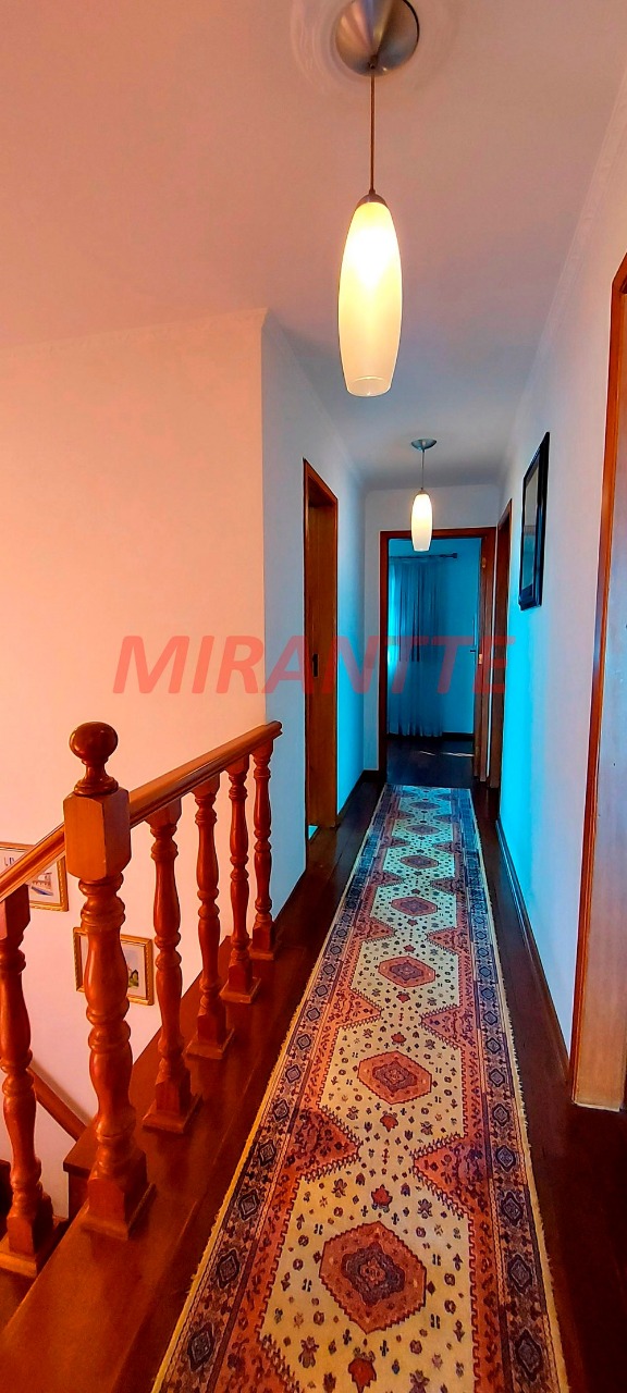 Sobrado de 318m² com 4 quartos em Tremembe