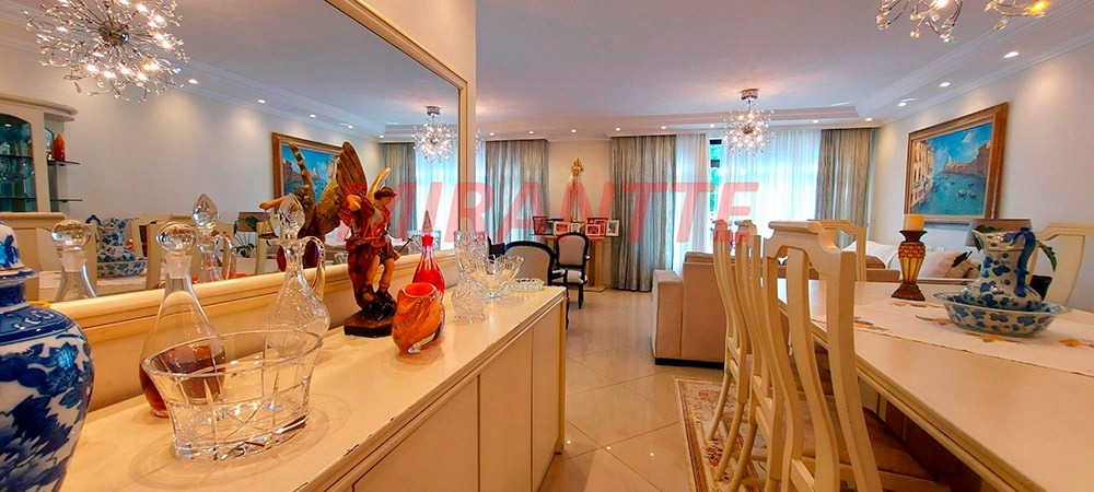 Sobrado de 318m² com 4 quartos em Tremembe