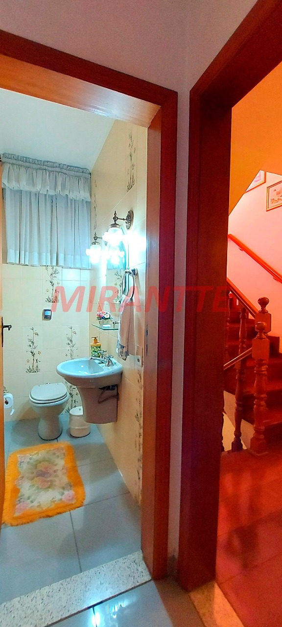 Sobrado de 318m² com 4 quartos em Tremembe