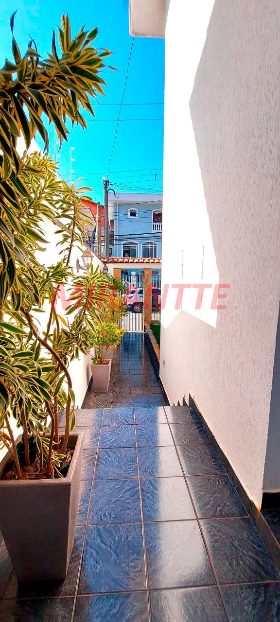 Sobrado de 318m² com 4 quartos em Tremembe