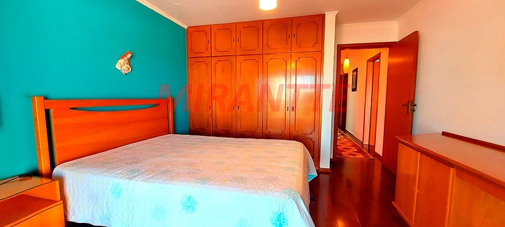 Sobrado de 318m² com 4 quartos em Tremembe