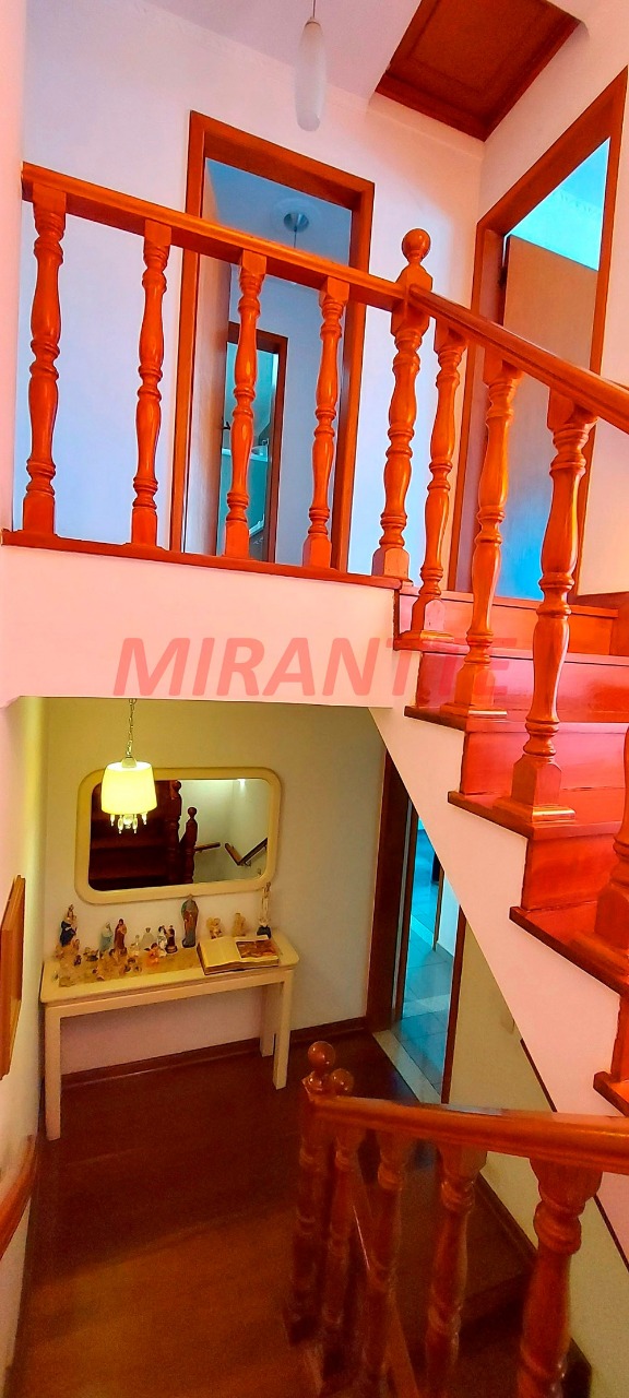 Sobrado de 318m² com 4 quartos em Tremembe
