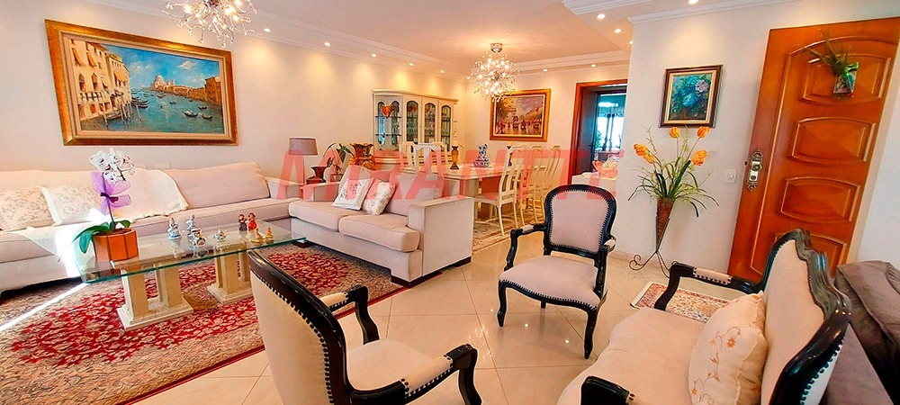 Sobrado de 318m² com 4 quartos em Tremembe