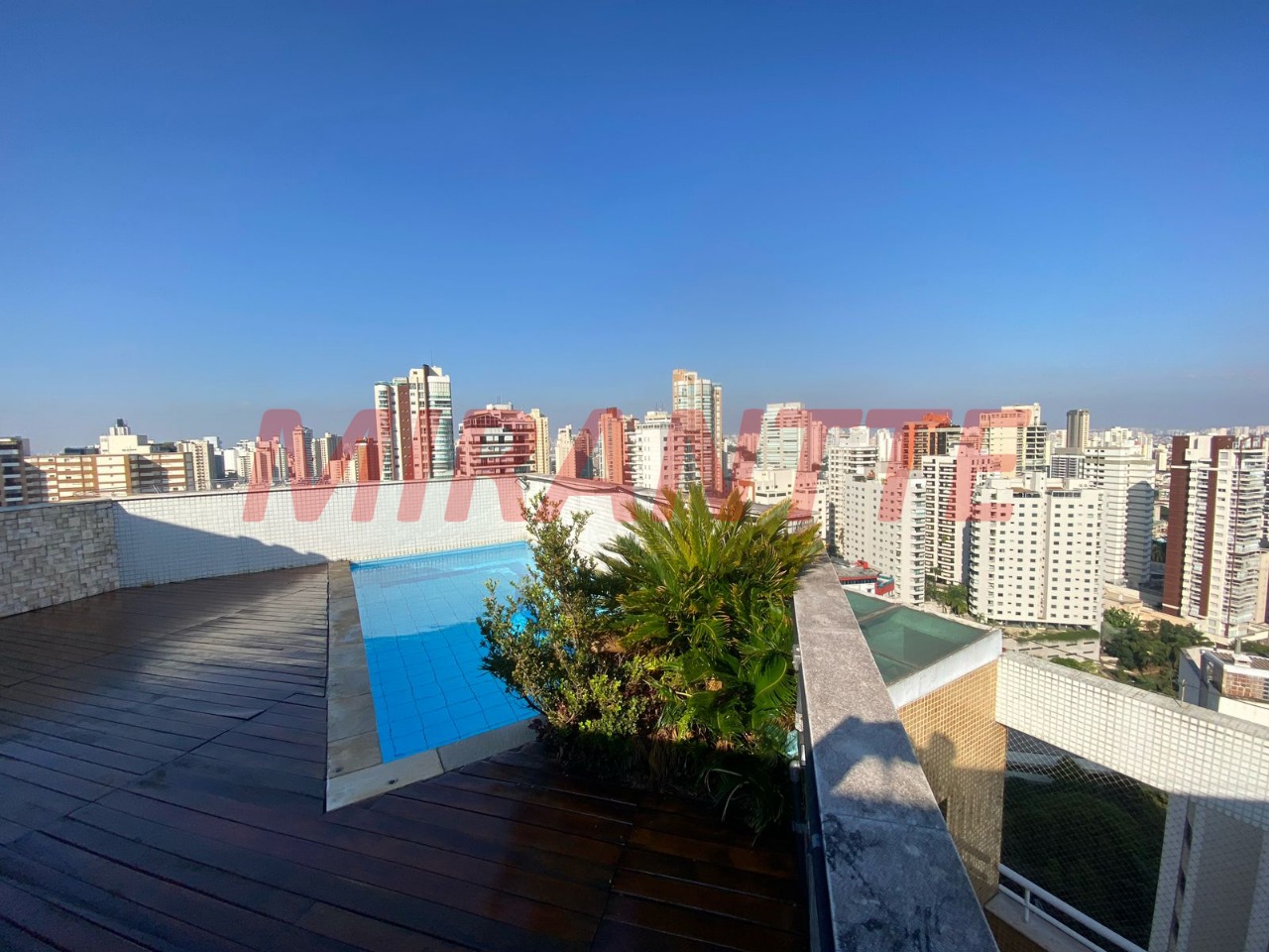 Cobertura de 217.33m² com 3 quartos em Santana