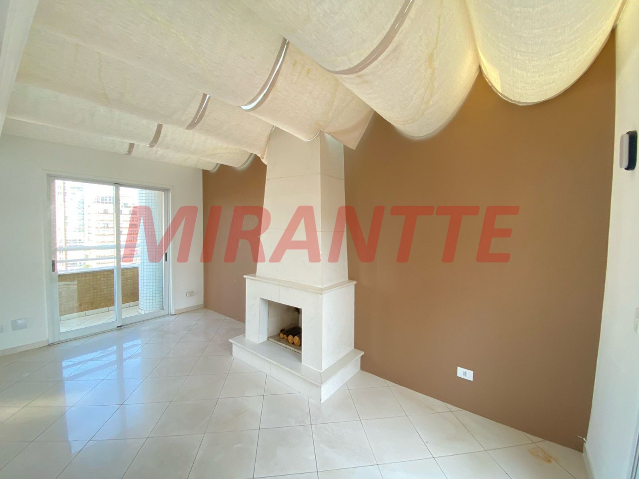Cobertura de 217.33m² com 3 quartos em Santana