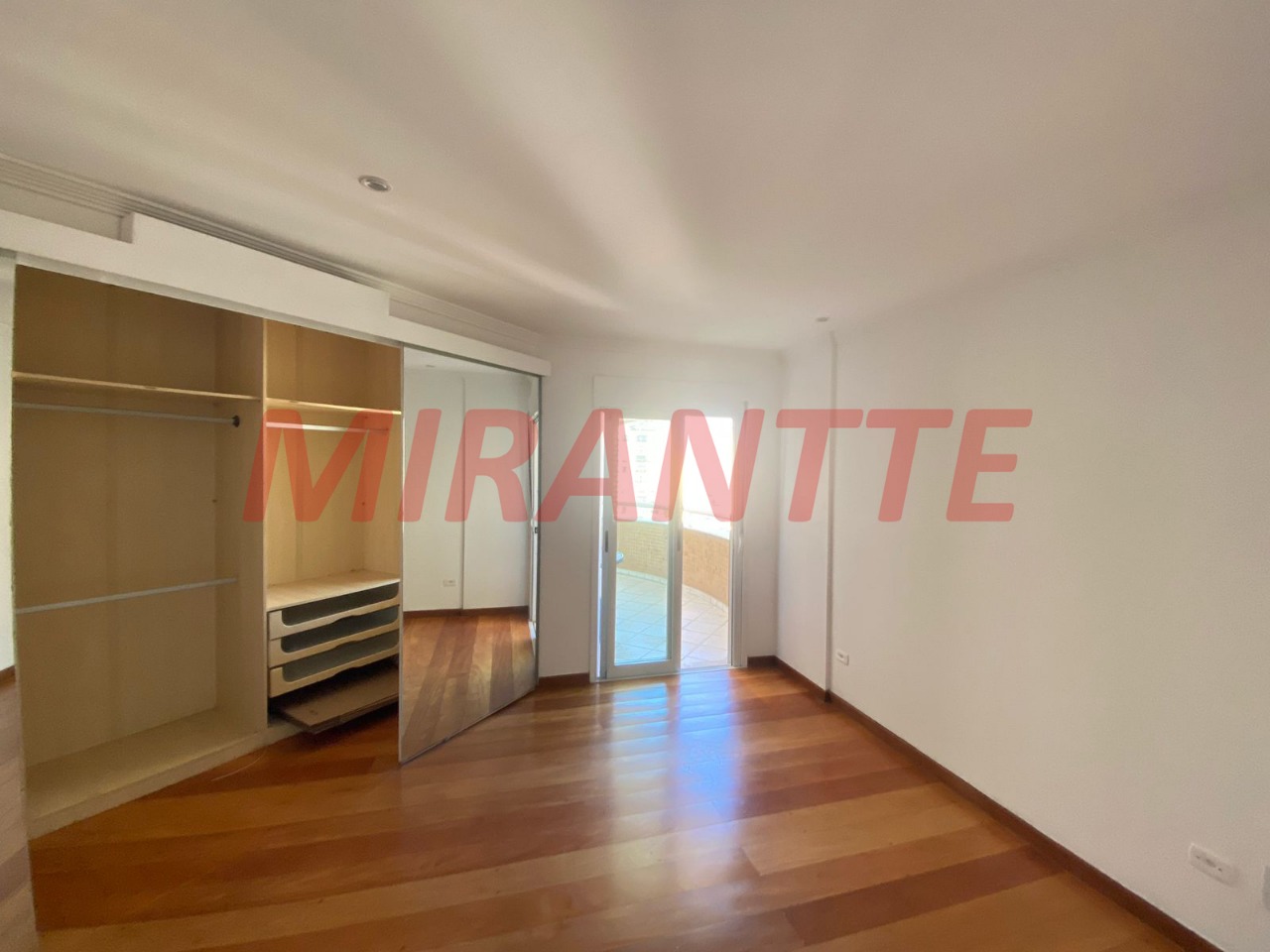 Cobertura de 217.33m² com 3 quartos em Santana