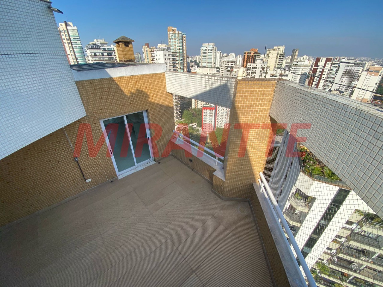 Cobertura de 217.33m² com 3 quartos em Santana