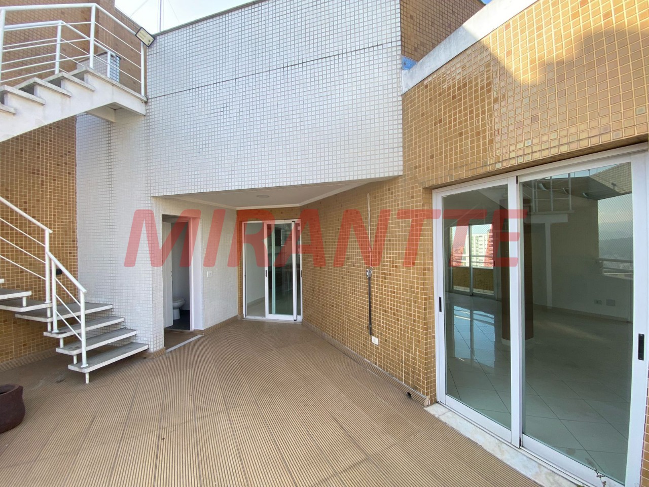 Cobertura de 217.33m² com 3 quartos em Santana