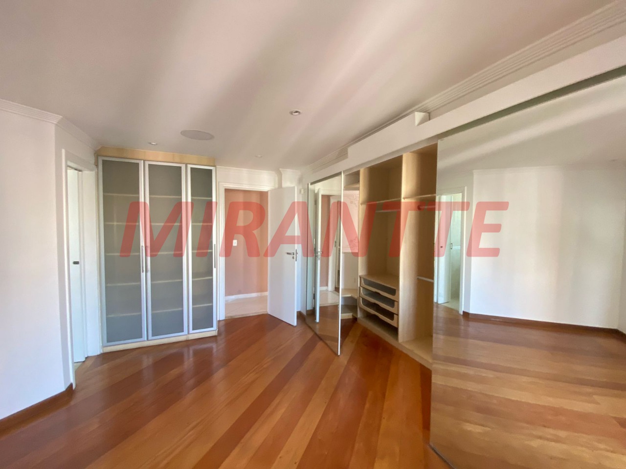 Cobertura de 217.33m² com 3 quartos em Santana