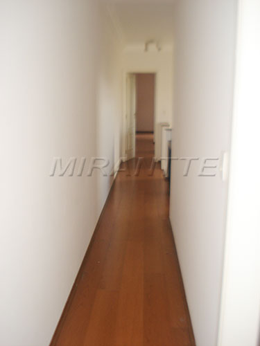 Comercial com 3 quartos em Vila Gustavo