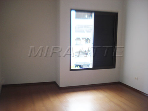 Comercial com 3 quartos em Vila Gustavo