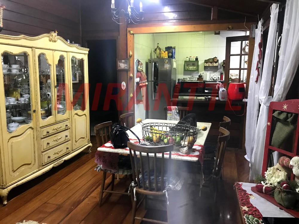 Casa terrea de 300m² com 3 quartos em Serra da Cantareira