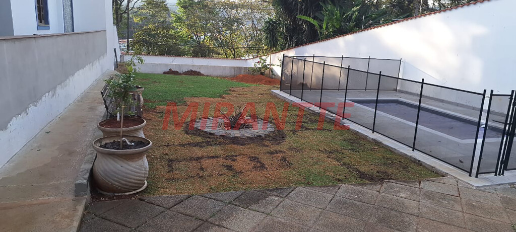 Sobrado de 500m² com 3 quartos em Tremembe