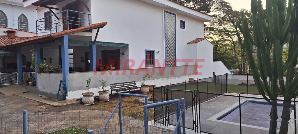 Sobrado de 500m² com 3 quartos em Tremembe