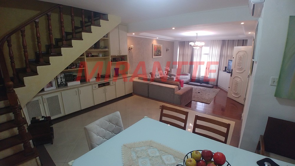 Sobrado de 260m² com 4 quartos em Jardim São Paulo