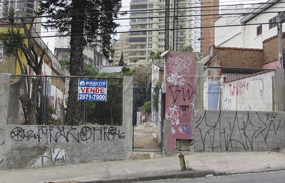 Terreno de 793m² em Santana