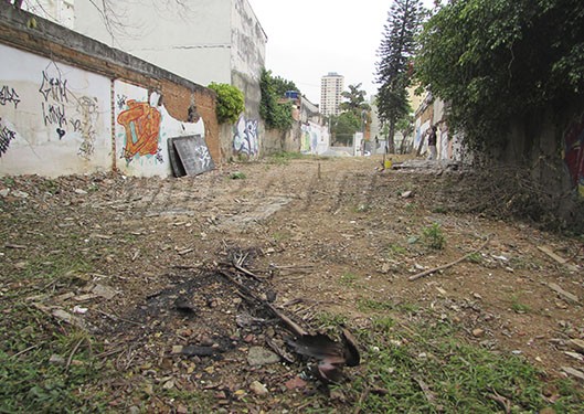Terreno de 793m² em Santana