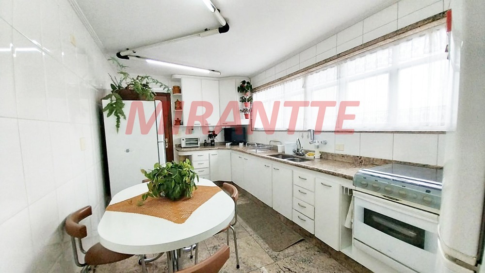 Apartamento de 162m² com 3 quartos em Santana