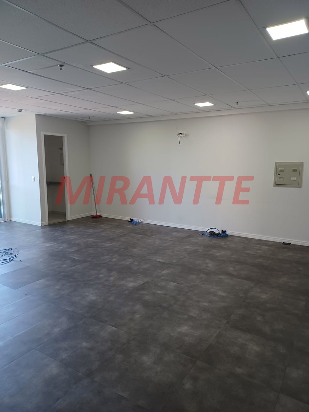 Conjunto comercial em Santana