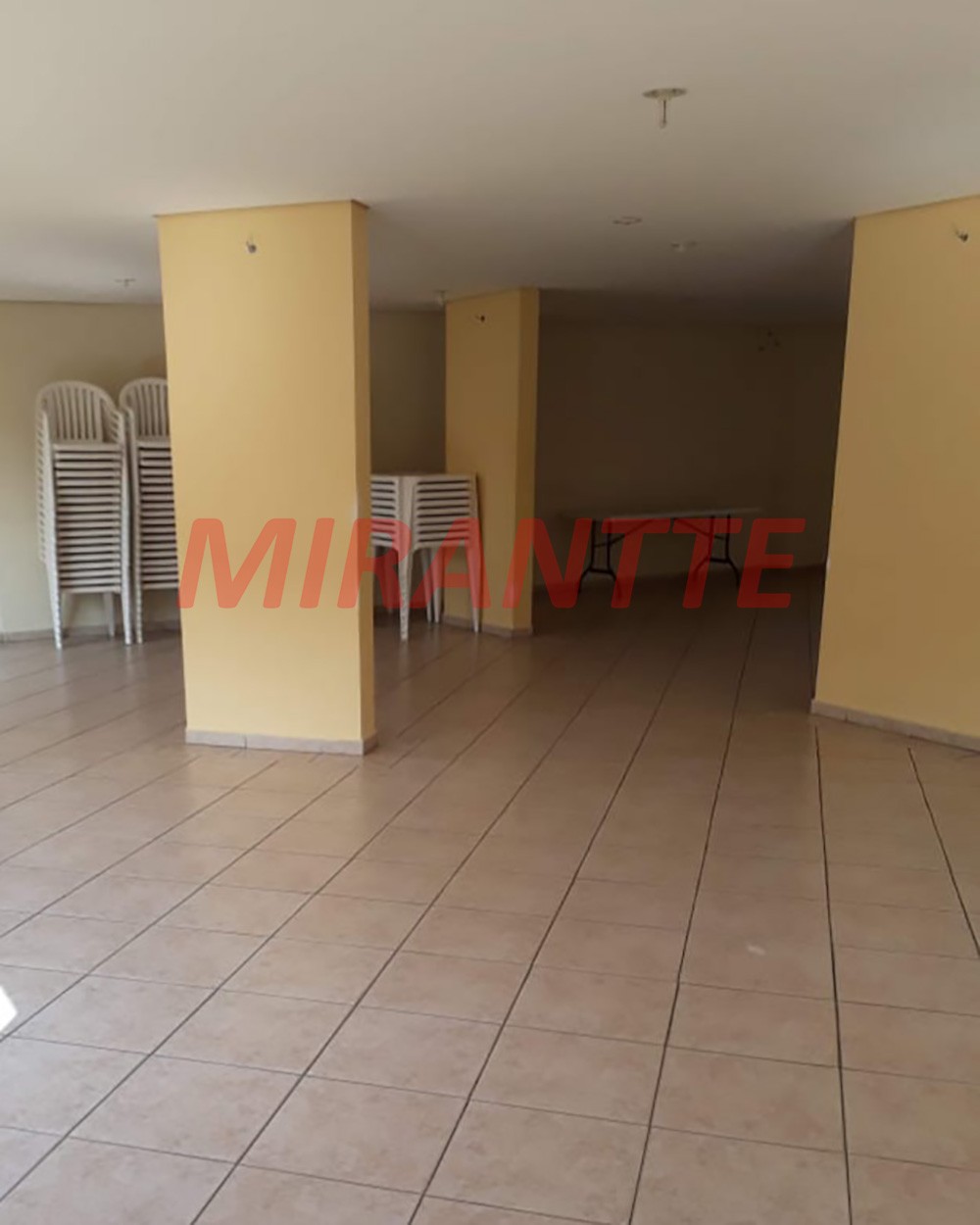 Apartamento de 58m² com 2 quartos em Santa Terezinha
