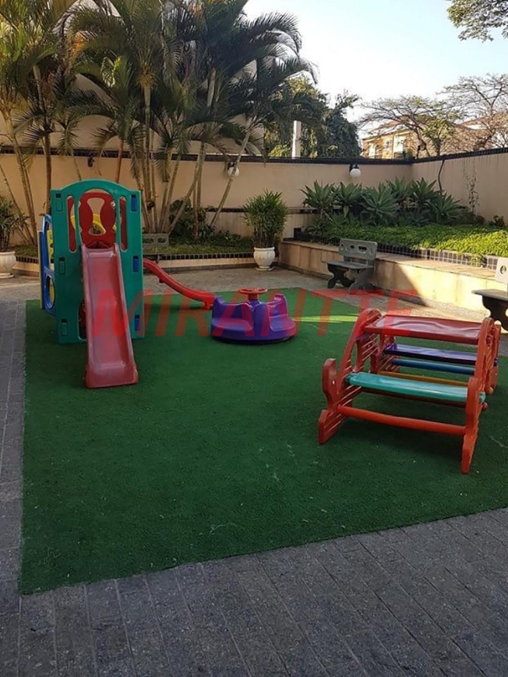 Apartamento de 58m² com 2 quartos em Santa Terezinha