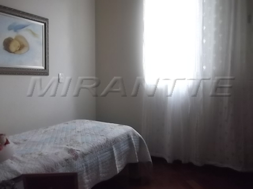 Sobrado de 250m² com 3 quartos em Horto Florestal