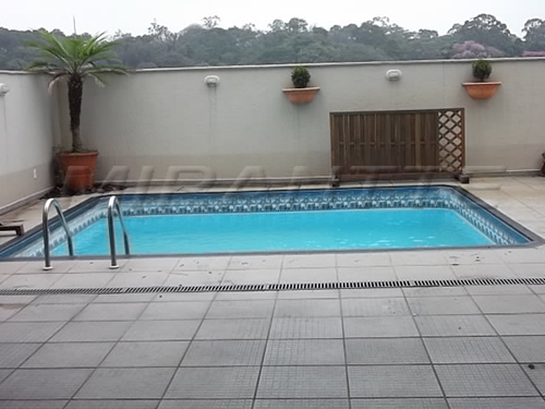 Sobrado de 250m² com 3 quartos em Horto Florestal