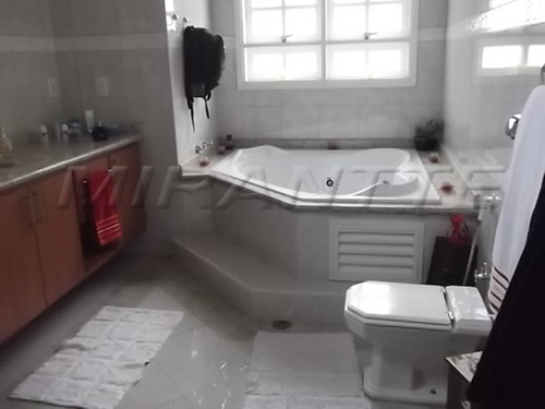 Sobrado de 250m² com 3 quartos em Horto Florestal