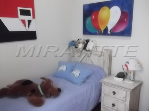 Sobrado de 250m² com 3 quartos em Horto Florestal