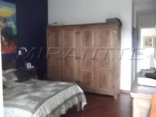 Sobrado de 250m² com 3 quartos em Horto Florestal
