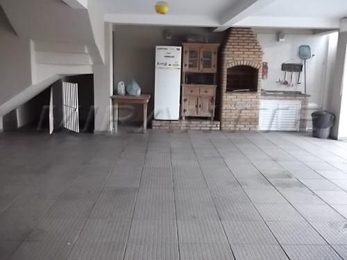 Sobrado de 250m² com 3 quartos em Horto Florestal