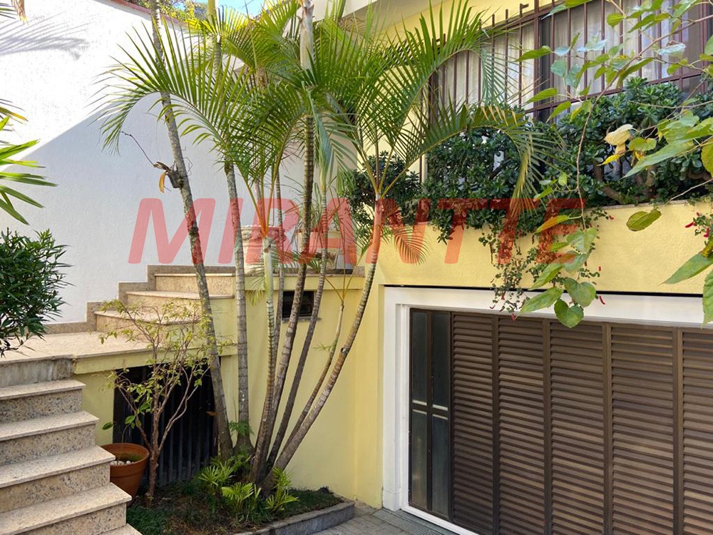 Sobrado de 205m² com 3 quartos em Horto Florestal