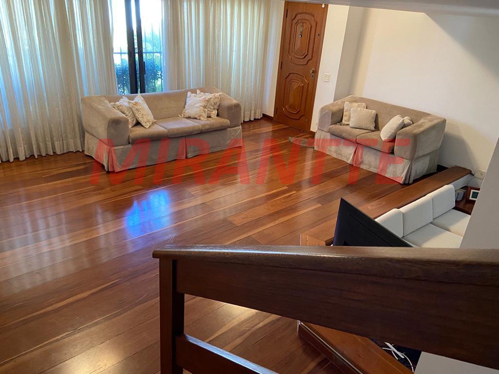 Sobrado de 205m² com 3 quartos em Horto Florestal