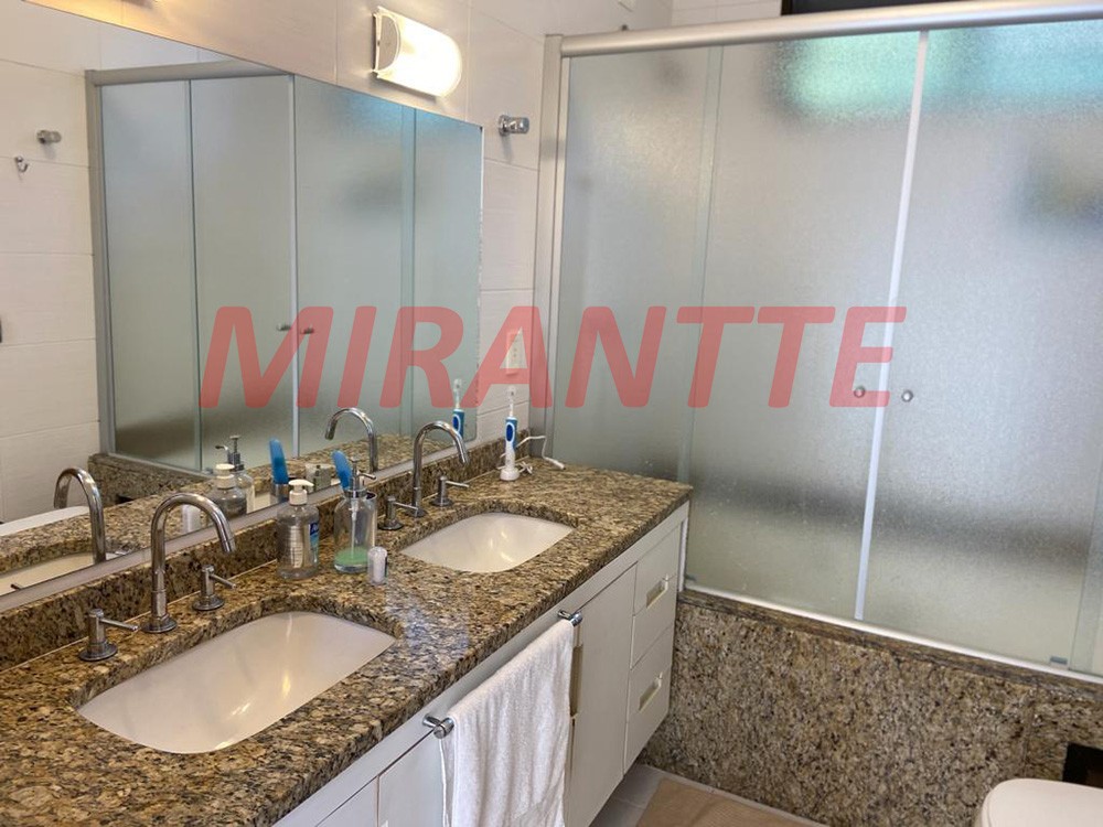 Sobrado de 205m² com 3 quartos em Horto Florestal