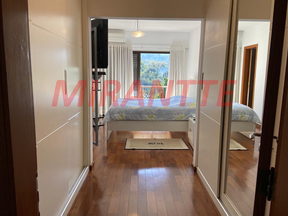 Sobrado de 205m² com 3 quartos em Horto Florestal