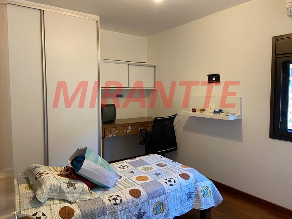 Sobrado de 205m² com 3 quartos em Horto Florestal