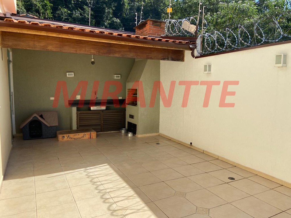Sobrado de 205m² com 3 quartos em Horto Florestal