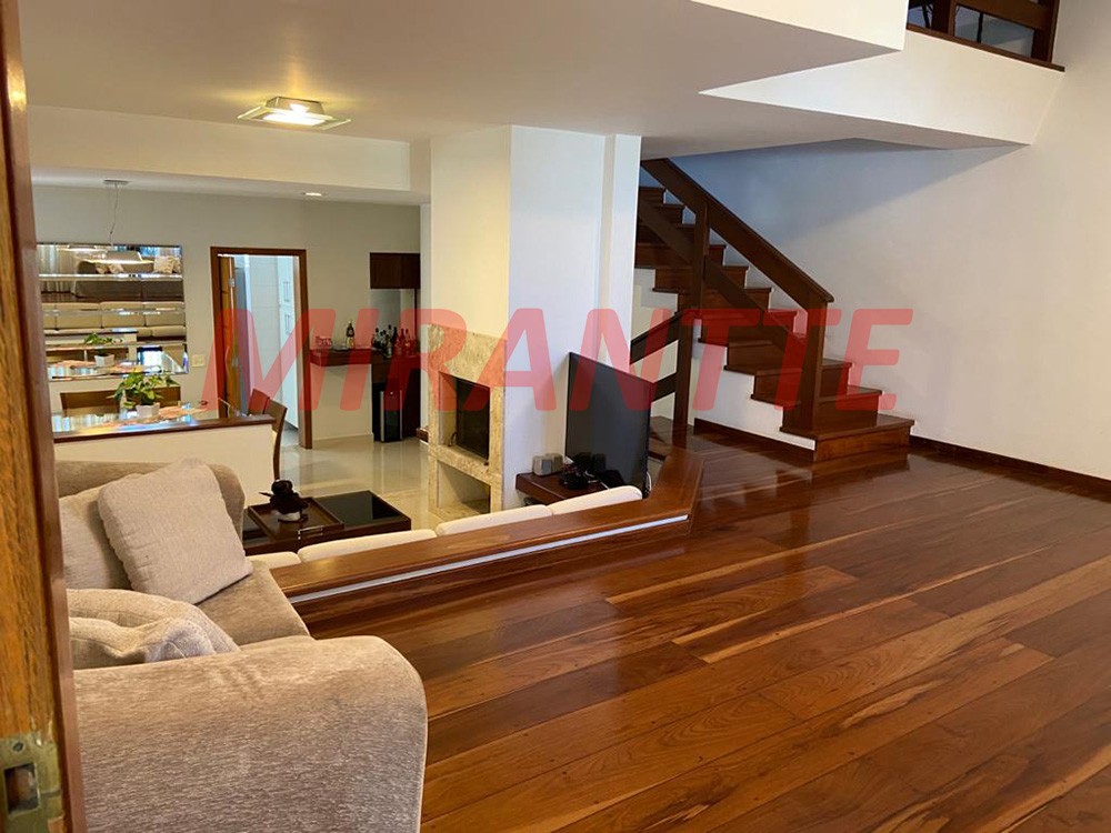 Sobrado de 205m² com 3 quartos em Horto Florestal