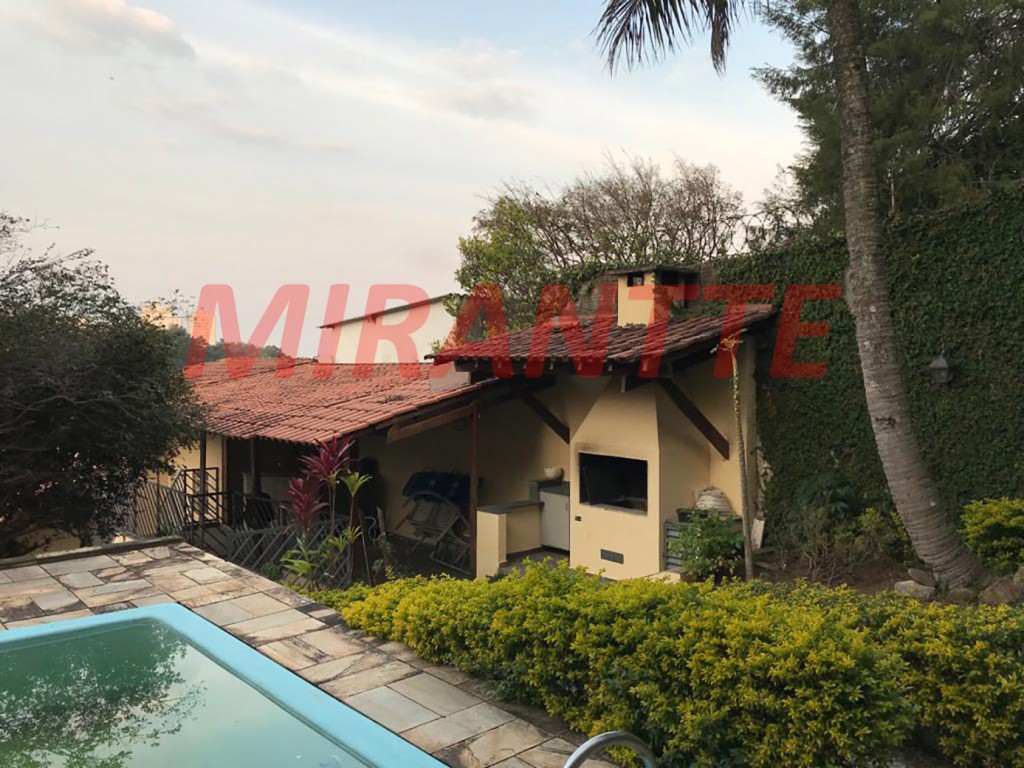 Sobrado de 161m² com 3 quartos em Horto Florestal