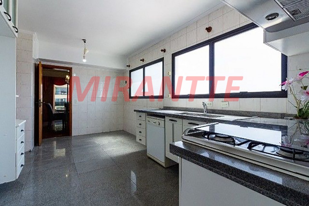 Apartamento com 4 quartos em Santana