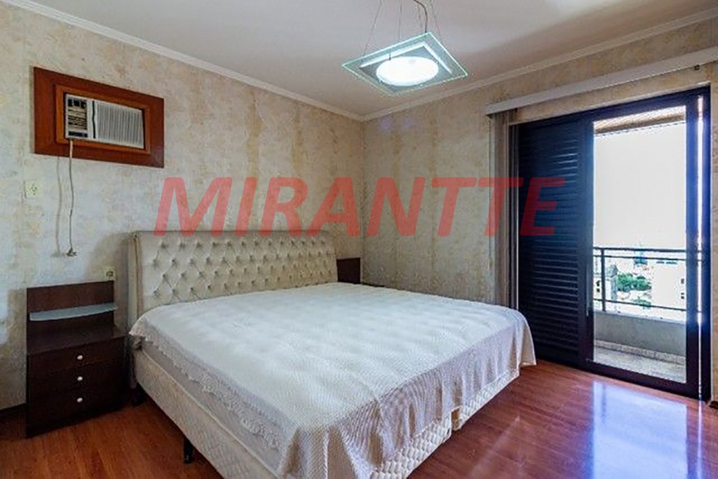 Apartamento com 4 quartos em Santana