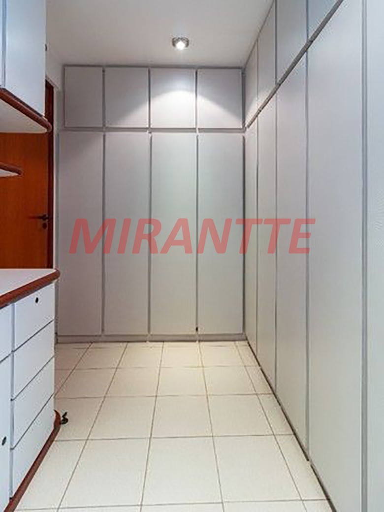 Apartamento com 4 quartos em Santana