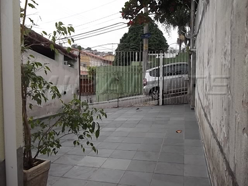 Sobrado com 3 quartos em Horto Florestal