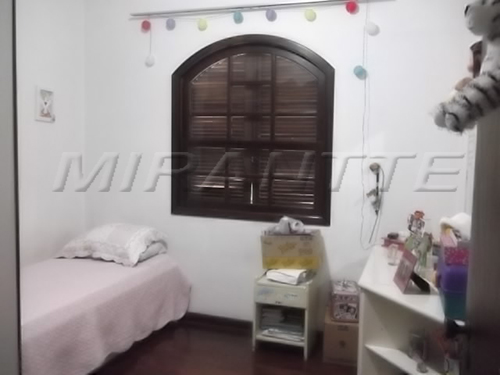 Sobrado com 3 quartos em Horto Florestal