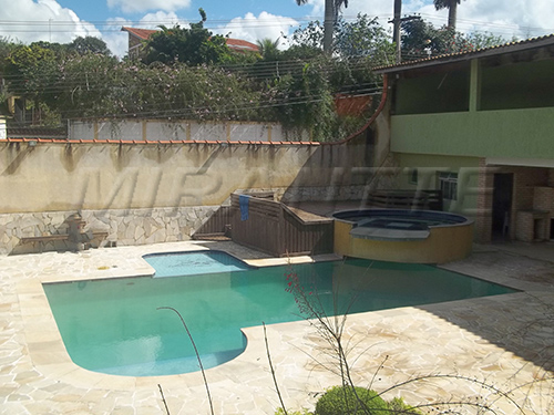 ChÁcara de 1327m² com 6 quartos em Jardim Cristin Alice