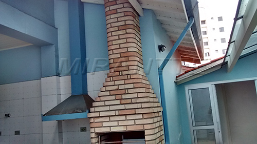 Comercial de 220m² em Água Fria